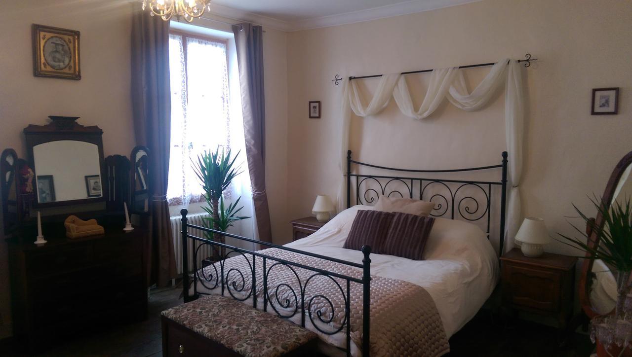 Bed and Breakfast Vingt Grand Rue Champagne-Mouton Exterior foto
