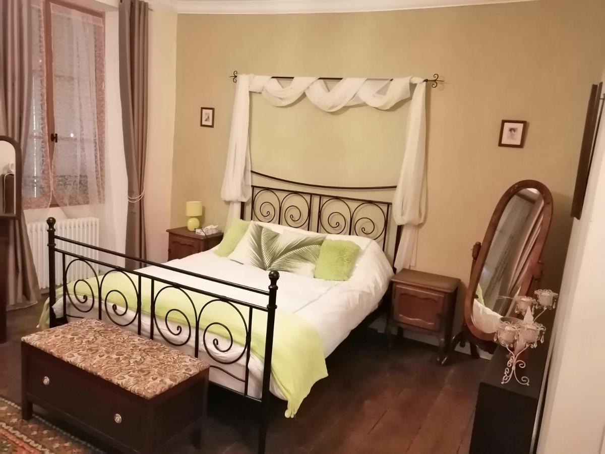 Bed and Breakfast Vingt Grand Rue Champagne-Mouton Exterior foto