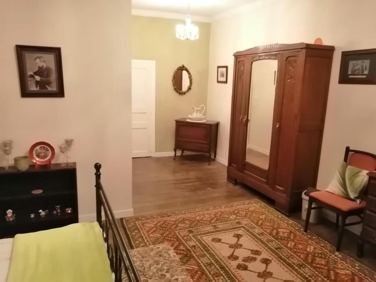 Bed and Breakfast Vingt Grand Rue Champagne-Mouton Exterior foto